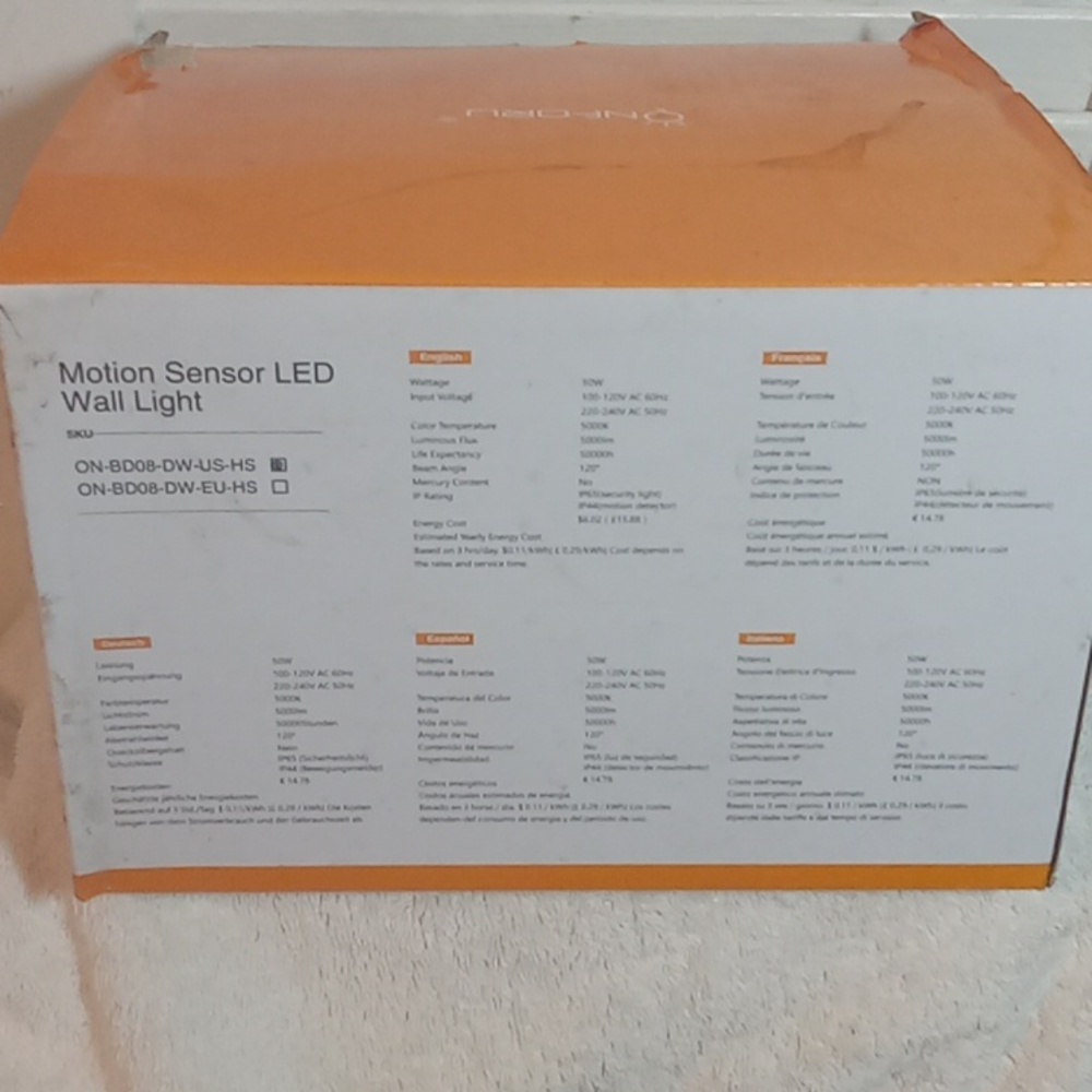 NIB☆ Motion Sensor LED Wall Light - Picture 3 of 6